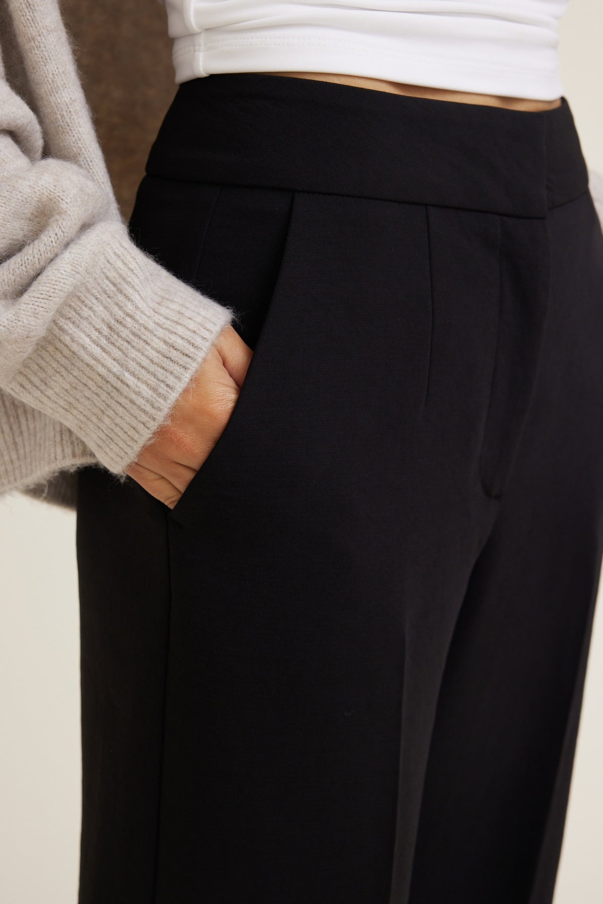 Dynamite Yasmin Airflow Straight Leg Pants Black